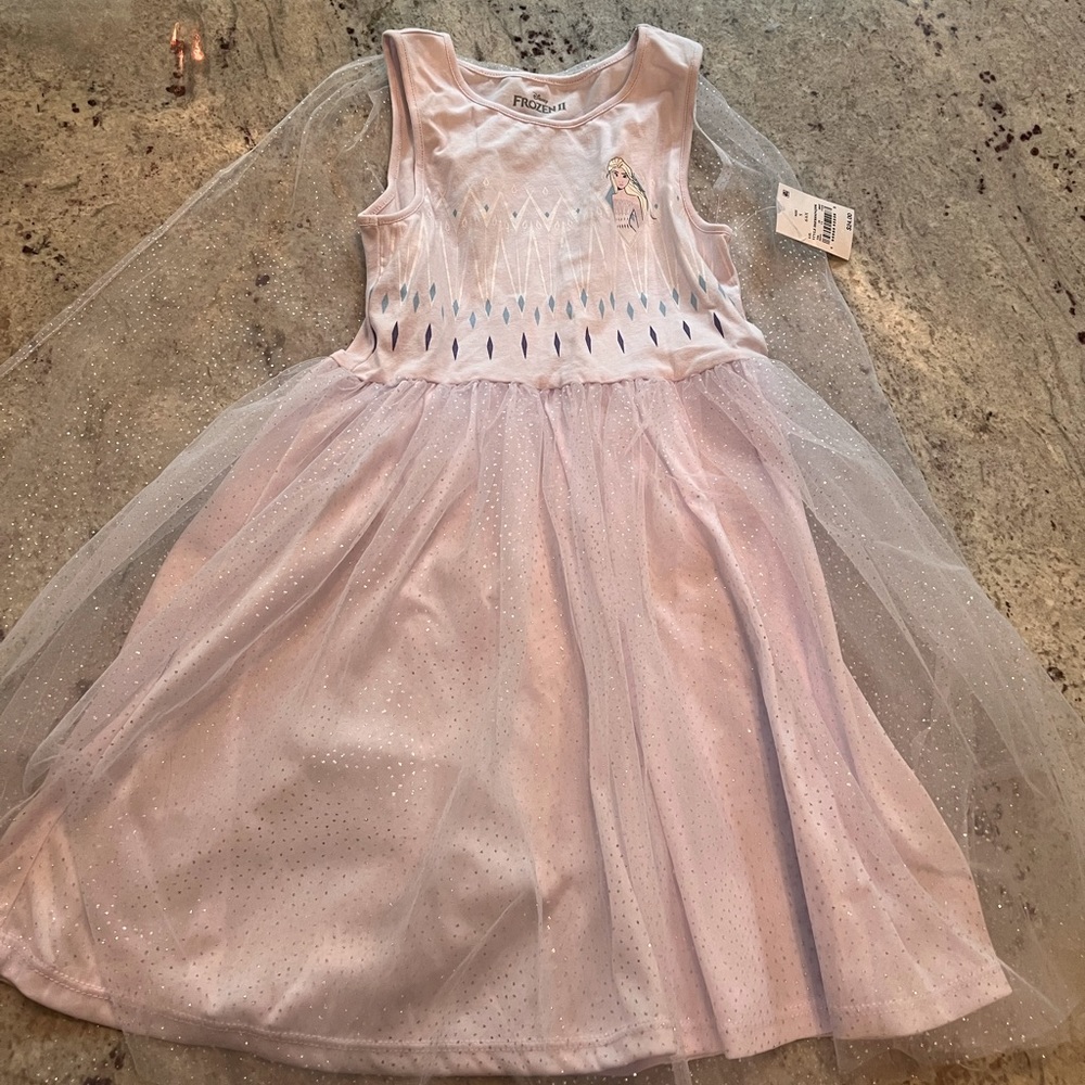 Frozen II Girls Elsa dress with removal glitter cape. NWT.